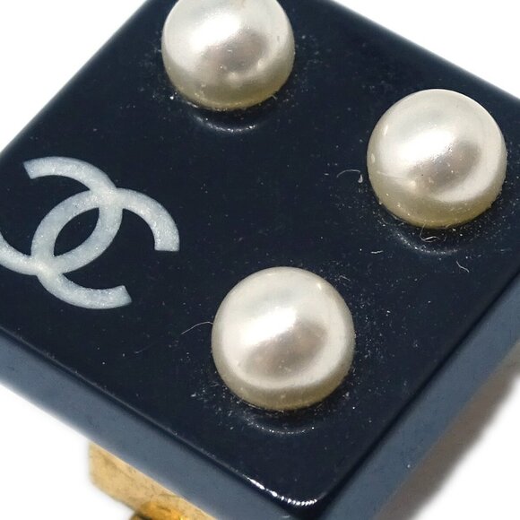 Chanel Square Earrings Clip-On Black - Picture 2 of 4